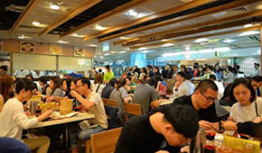 由守轉(zhuǎn)攻！餐飲業(yè)上半年裂變：著力下沉、裂變?nèi)珖?guó)